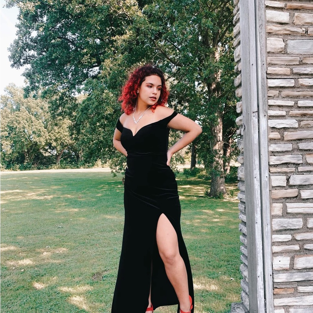 Windsor Black Off-Shoulder Maxi Dress